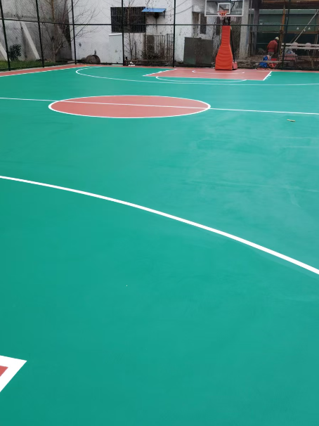 睢宁 球场长期使用易出现地面开裂
